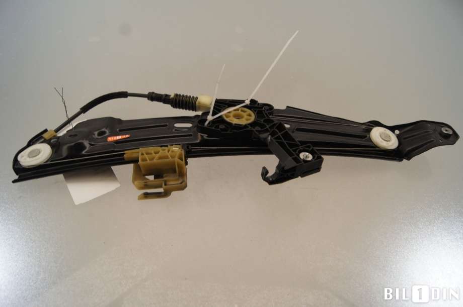 Ruteheis til BMW 7-Serie 2009-2015 (F01/F02/F03/F04) (F01/F02/F03/F04) (BMW|51357182616|)