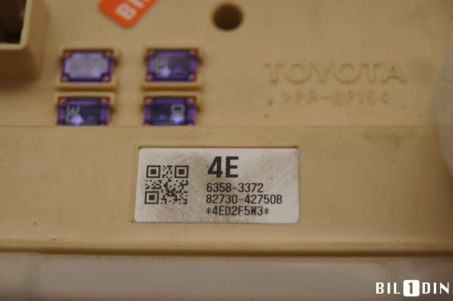 Sikringsboks til Toyota RAV4 2013-2015 (Type IV, Fase 1)  (TOYOTA|8273042750||8273042750B)