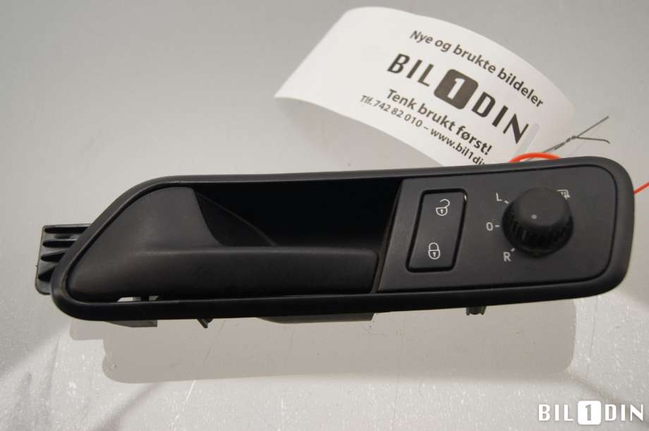 Dørhåndtak inv venst foran til VW Caddy 2010-2015 (Type III, Fase 2) (VOLKSWAGEN|2K1837113B|)