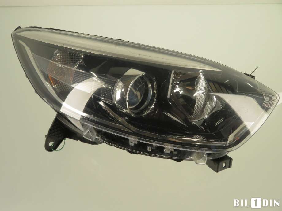 Frontlykt høyre halogen til Renault Captur 2013-2020 (Type I)  (RENAULT|260103714R|260102734R|260100947R)