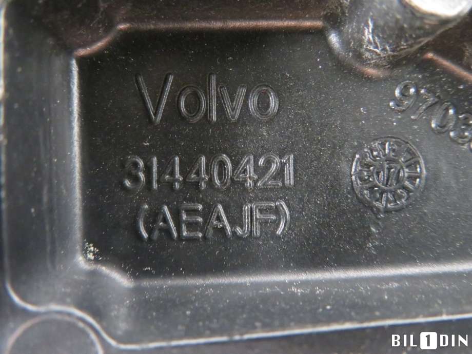 Viskerarmer frontrute til Volvo V90 / V90 CC / S90 2016-->>  (VOLVO|32219077||31440421)