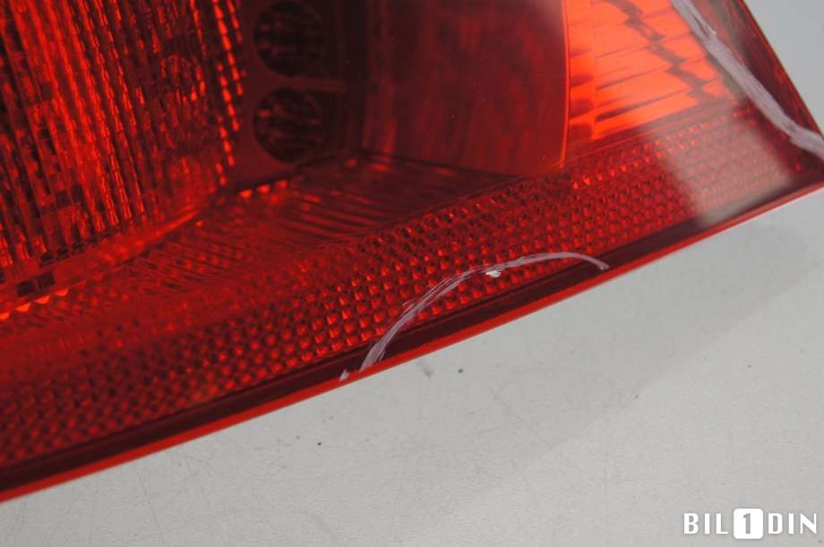 Baklykt venstre til BMW 3-Serie 1998-2005 (E46) (E46) (BMW|63216937453||6937453)