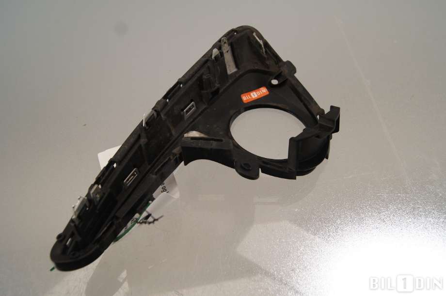 Frontlyktehus til Toyota Yaris 2014-2020 (Type III, Fase 2)  (TOYOTA|814810D360|)