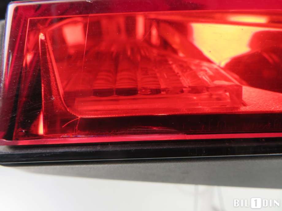 Baklykt høyre indre til VW Tiguan 2007-2011 (Type I, Fase 1)  (VOLKSWAGEN|5N0945094B|)