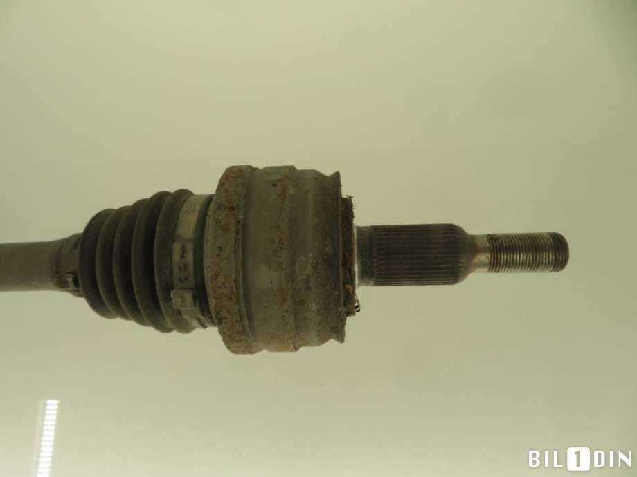 Drivaksel venstre bak til VW Transporter / Caravelle 2009-2015 (Fase 2) (T5) (T5) (VOLKSWAGEN|7E0501201B|)
