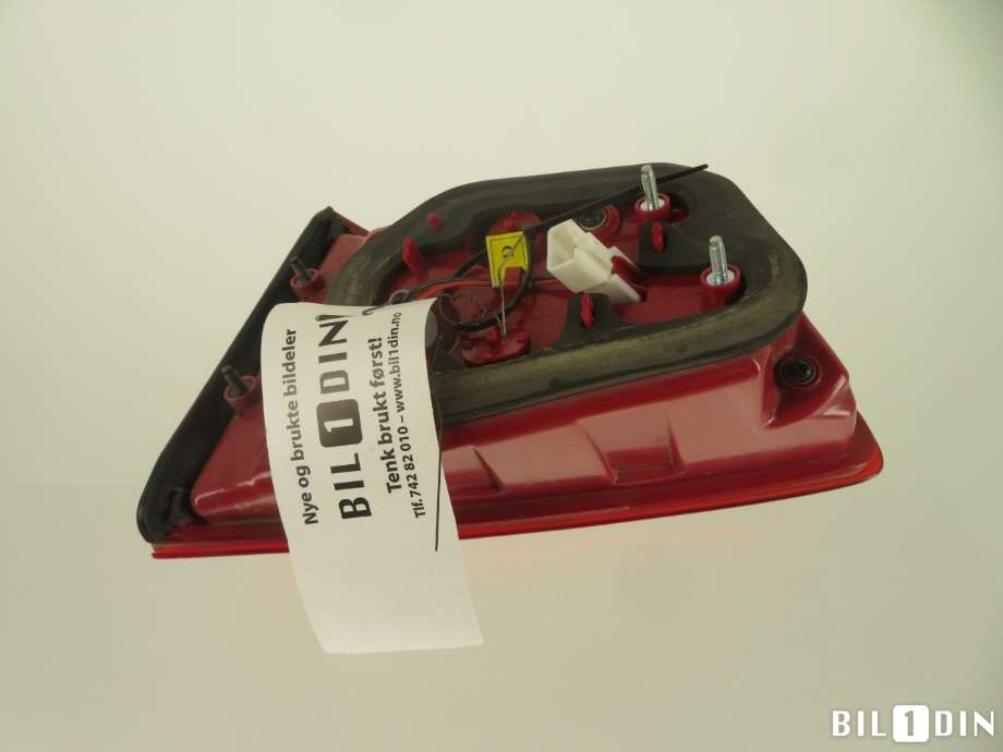 Baklykt venstre indre til Kia Sportage 2010-2016 (Type III) (KIA|924053W010|)