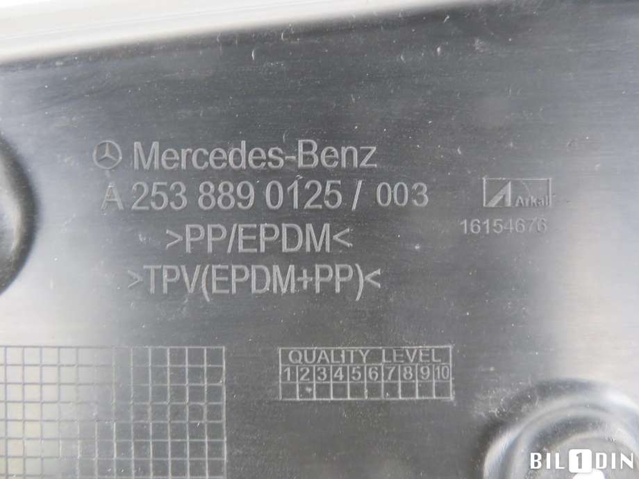 Skjerm locari høyre foran til Mercedes GLC 2015-2022 (X253) (X253) (MERCEDES|A2538890125|)