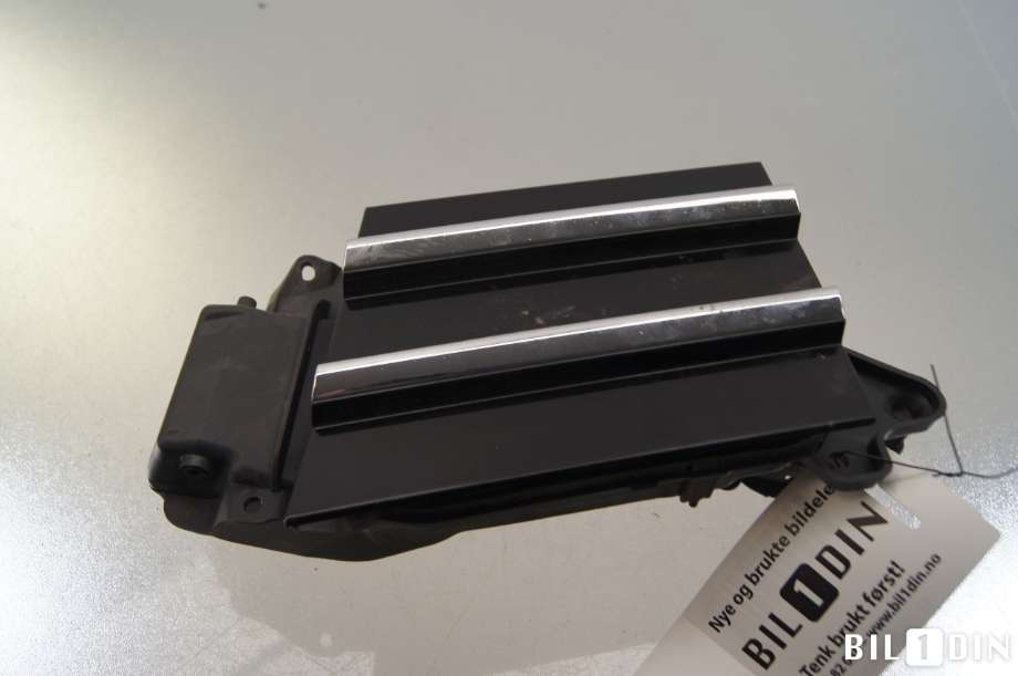 Batterilader inntak/luke til VW Passat 2015-2019 (Fase 1) (B8) (B8) (VOLKSWAGEN|3G0853396D||3G0853479D)