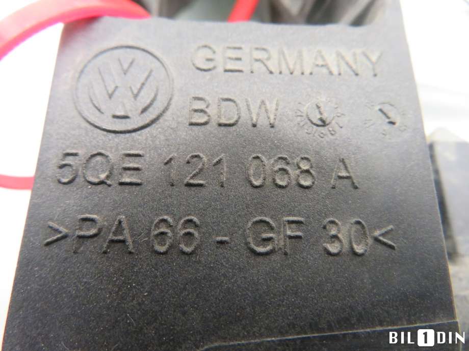 Diverse deler til VW e-Golf 2014-2017 (Fase 1)  (VOLKSWAGEN|5QE121068A|)