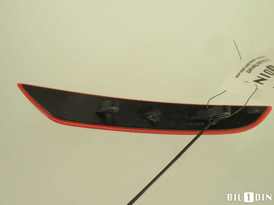 Refleksplate til VW Golf VI 2008-2012  (VOLKSWAGEN|5K0945105G|)