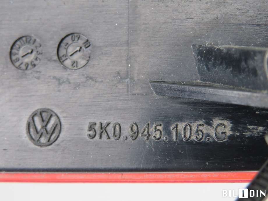 Refleksplate til VW Golf VI 2008-2012  (VOLKSWAGEN|5K0945105G|)