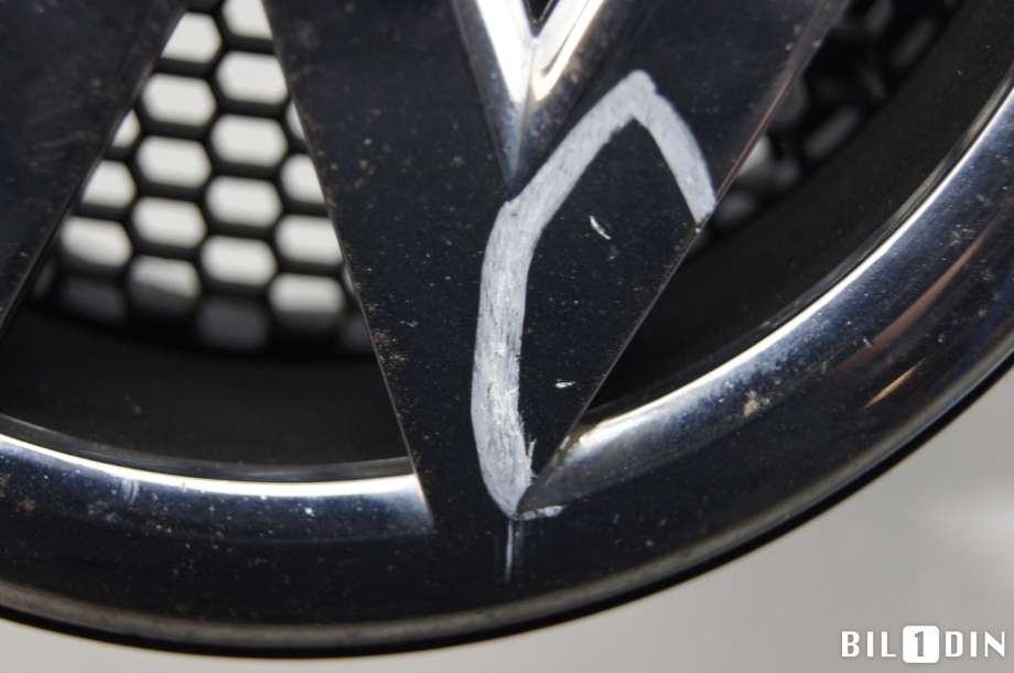 Grill til VW Golf VI 2008-2012  (VOLKSWAGEN|5K0853651AL|)