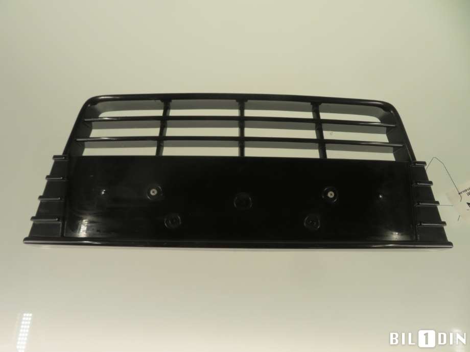 Grill midt til Ford Focus 2011-2014 (Type III, Fase 1) (FORD|1719219|BM5117K945EE5UAW|)