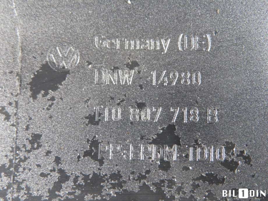 Støtfangerving høyre foran til VW Touran 2007-2010 (Type I, Fase 2)  (VOLKSWAGEN|1T0807718B|)