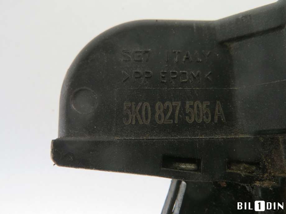 Baklukelås til VW Passat 2011-2015 (B7) (B7) (VOLKSWAGEN|5K0827505A|)