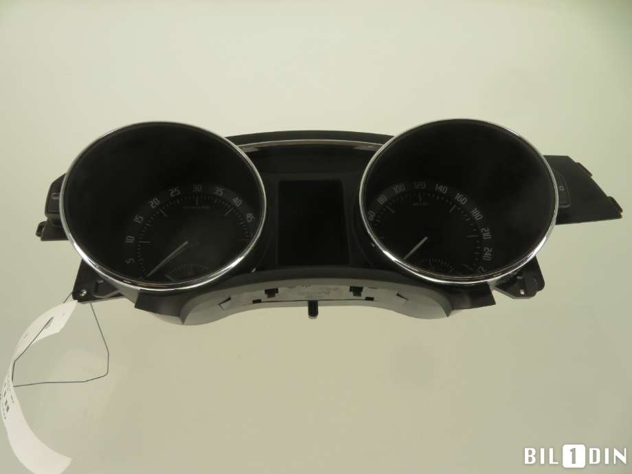 Instrumentpanel til Škoda Superb 2008-2015 (Type II)  (SKODA|3T1920841K|)