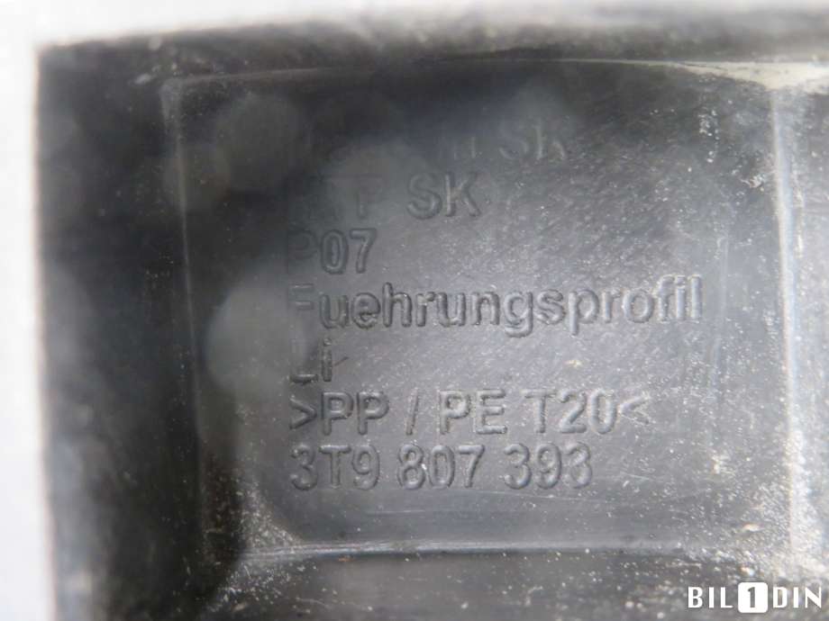 Diverse deler til Škoda Superb 2008-2015 (Type II) (SKODA|3T9807393|)