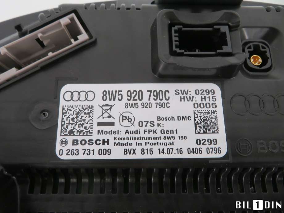 Instrumentpanel til Audi A4 2015-2019 (Type V, Fase 1) (B9) (B9) (AUDI|8W5920790C|)
