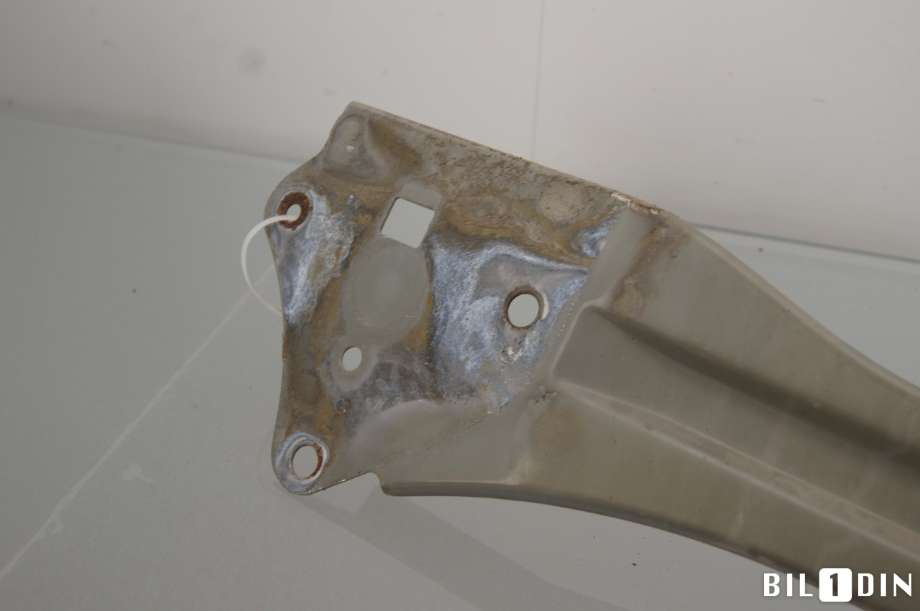 Støtfangerforsterkning bak til Toyota Yaris 2014-2020 (Type III, Fase 2)  (TOYOTA|521720D020|)