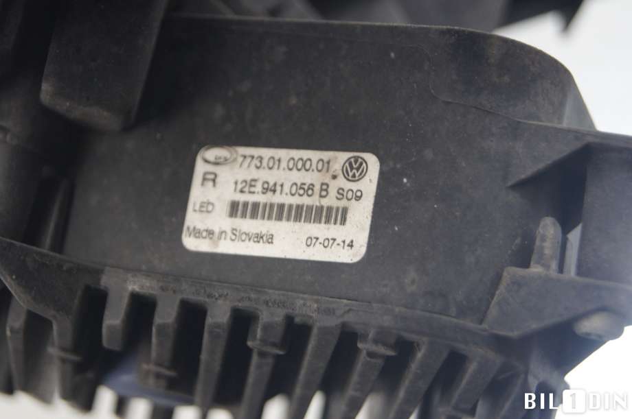 Tåkelykt høyre foran til VW E-Up 2013-2019  (VOLKSWAGEN|12E941056B|)