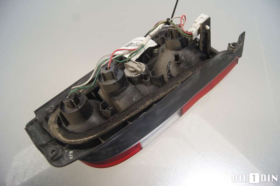 Baklykt venstre til Toyota Hiace 2007-2012 (Fase 3)  (TOYOTA|8156126310|)