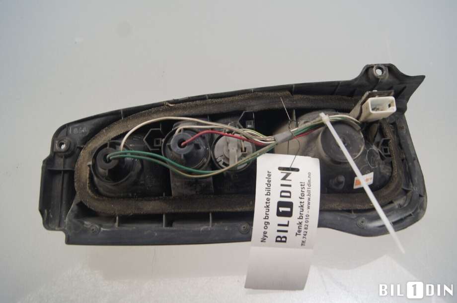 Baklykt høyre til Toyota Hiace 2007-2012 (Fase 3)  (TOYOTA|8155126310|)