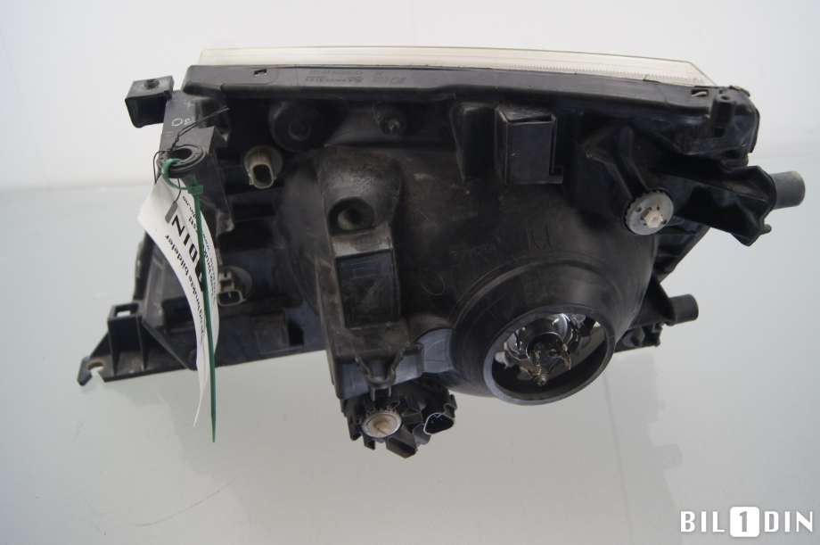 Frontlykt høyre halogen til Toyota Hiace 2007-2012 (Fase 3)  (TOYOTA|8113026501|)