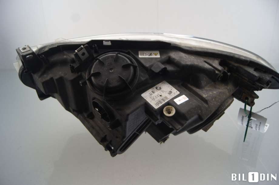 Frontlykt høyre xenon til BMW 1-Serie 2011-2015 (Fase 1) (F20/F21) (F20/F21) (BMW|63117296914|)