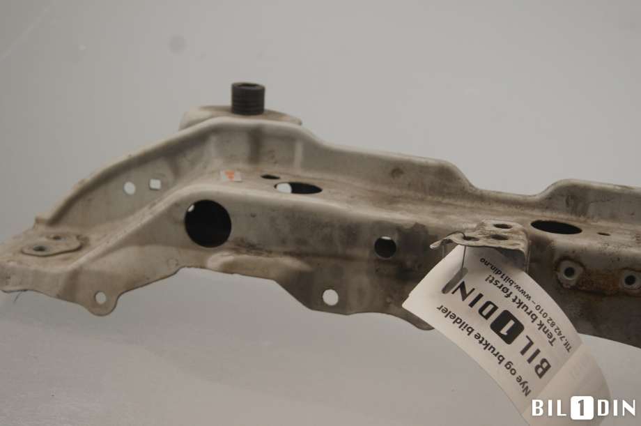 Diverse deler til Toyota Yaris 2014-2020 (Type III, Fase 2)  (TOYOTA|532050D905|)