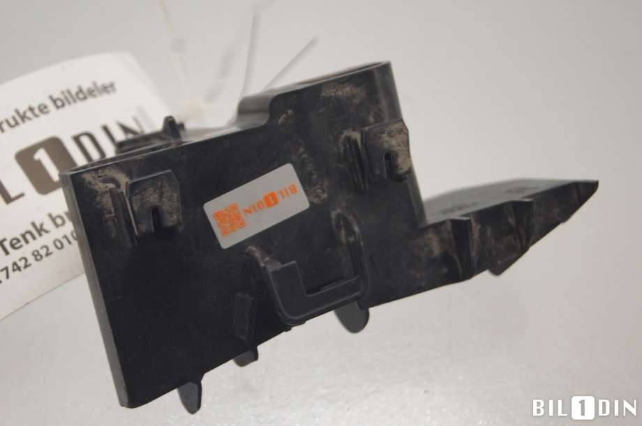 Diverse deler til Toyota Yaris 2014-2020 (Type III, Fase 2)  (TOYOTA|521550D101|)