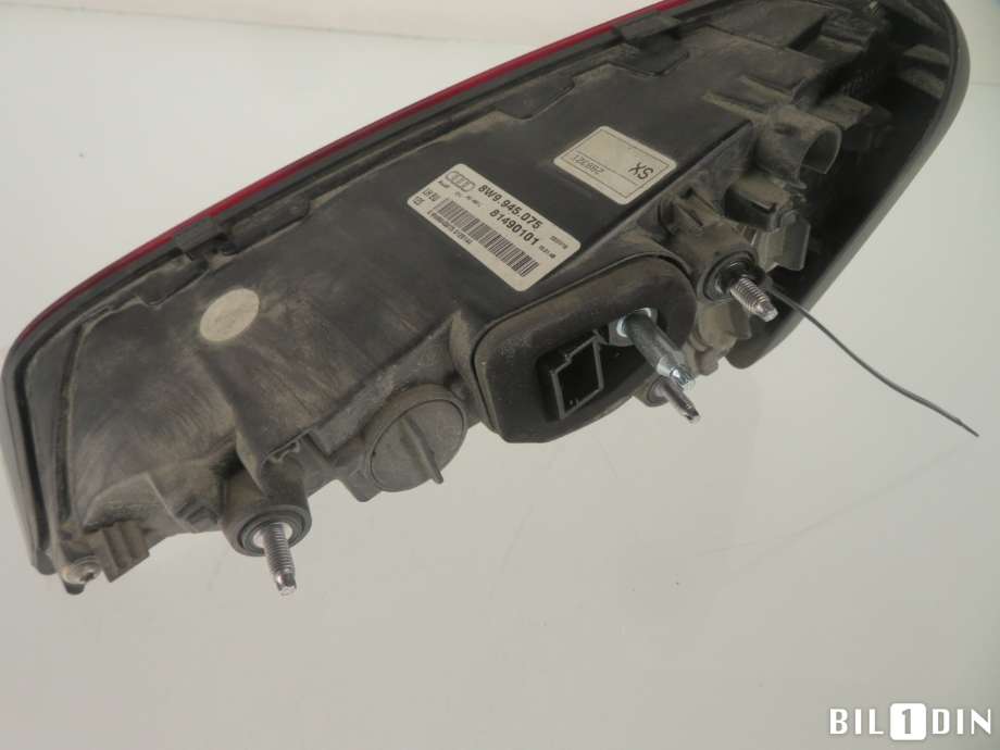 Baklykt venstre indre til Audi A4, Allroad 2016-->> (Type II) (B9) (B9) (AUDI|8W9945075|)