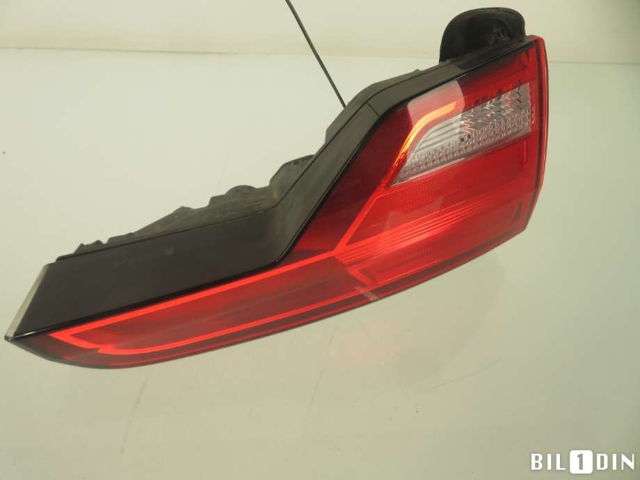 Baklykt venstre indre til Audi A4, Allroad 2016-->> (Type II) (B9) (B9) (AUDI|8W9945075|)