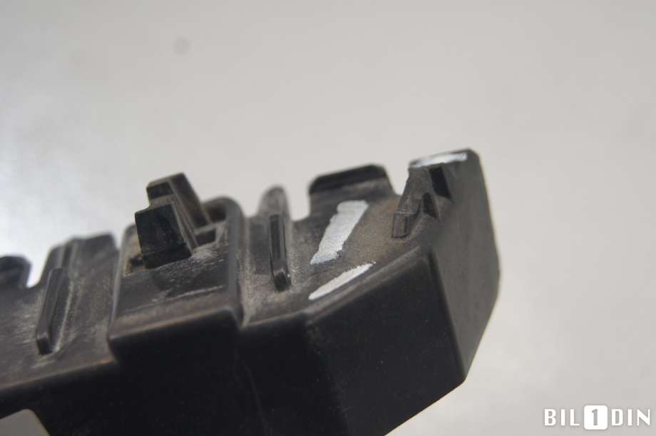 Diverse deler til VW Transporter / Caravelle 2015-2019 (T6) (T6) (VOLKSWAGEN|7E0807183B|)