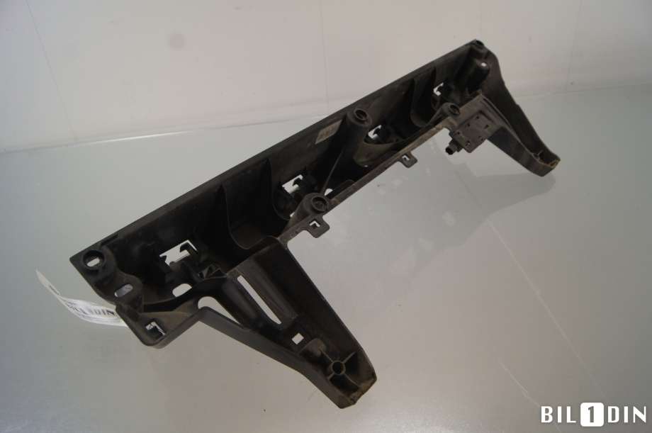Støtfanger bak midtre del til BMW X5 2013-2018 (F15) (F15) (BMW|51127294391|)