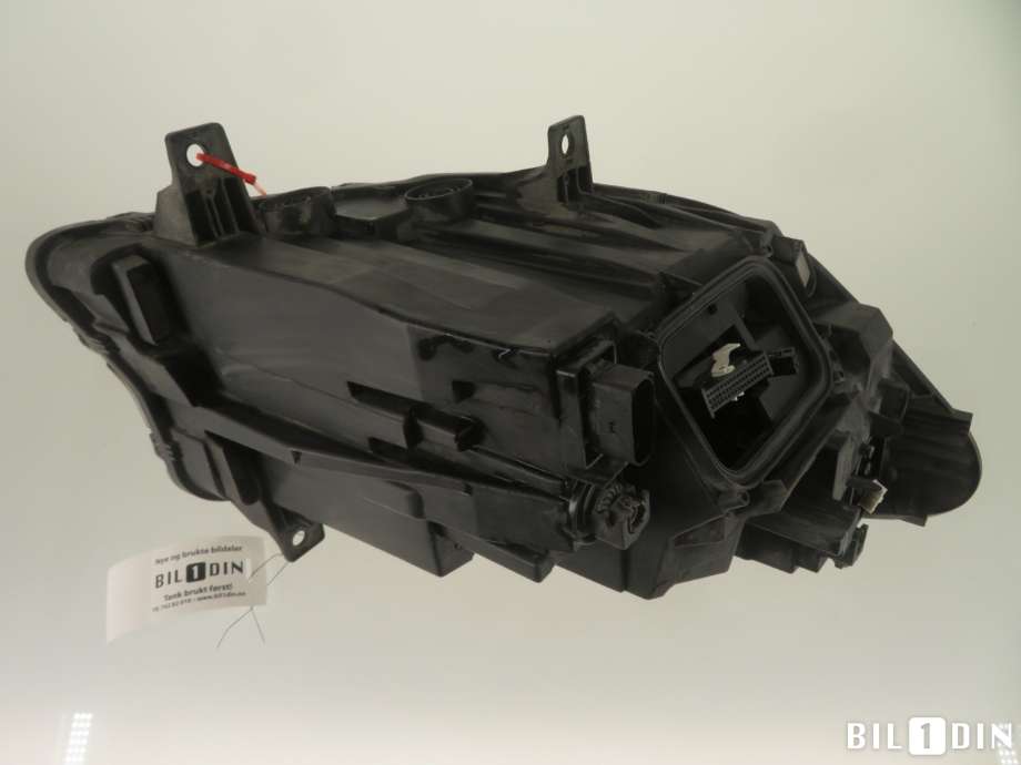 Frontlykt venstre halogen til Mercedes Sprinter 2018-->> (907/910) (907/910) (MERCEDES|A9109068100|)