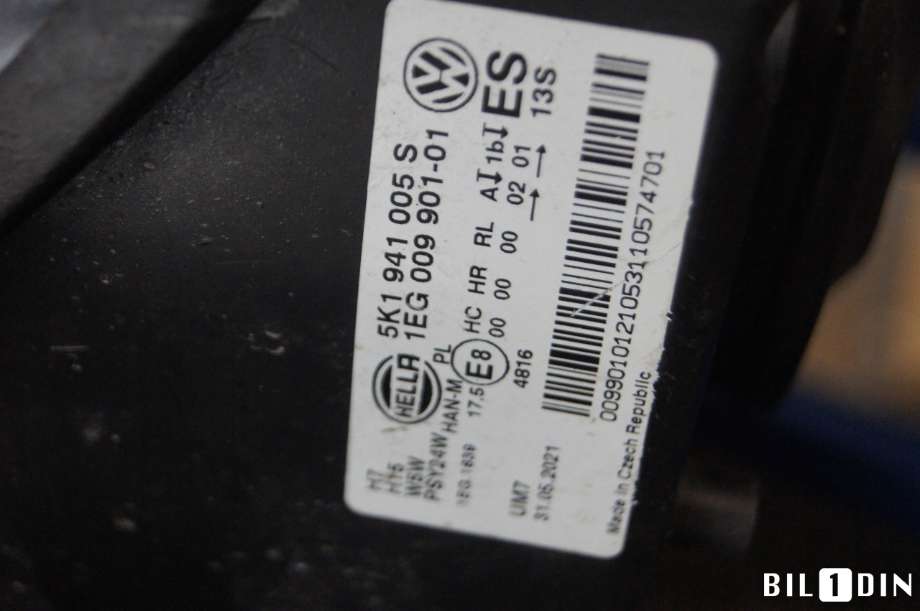 Frontlykt venstre halogen til VW Golf VI 2008-2012 (VOLKSWAGEN|5K1941005S|5K1941005L|)