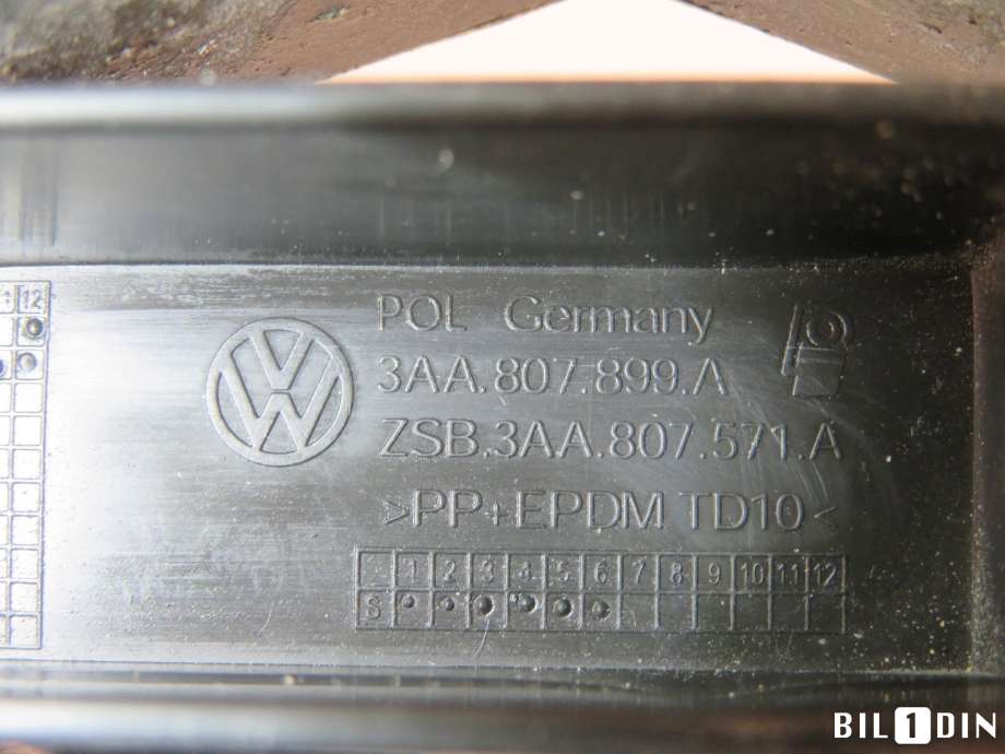 Støtfangerdemper foran til VW Passat 2011-2015 (B7) (B7) (VOLKSWAGEN|3AA807571A|)
