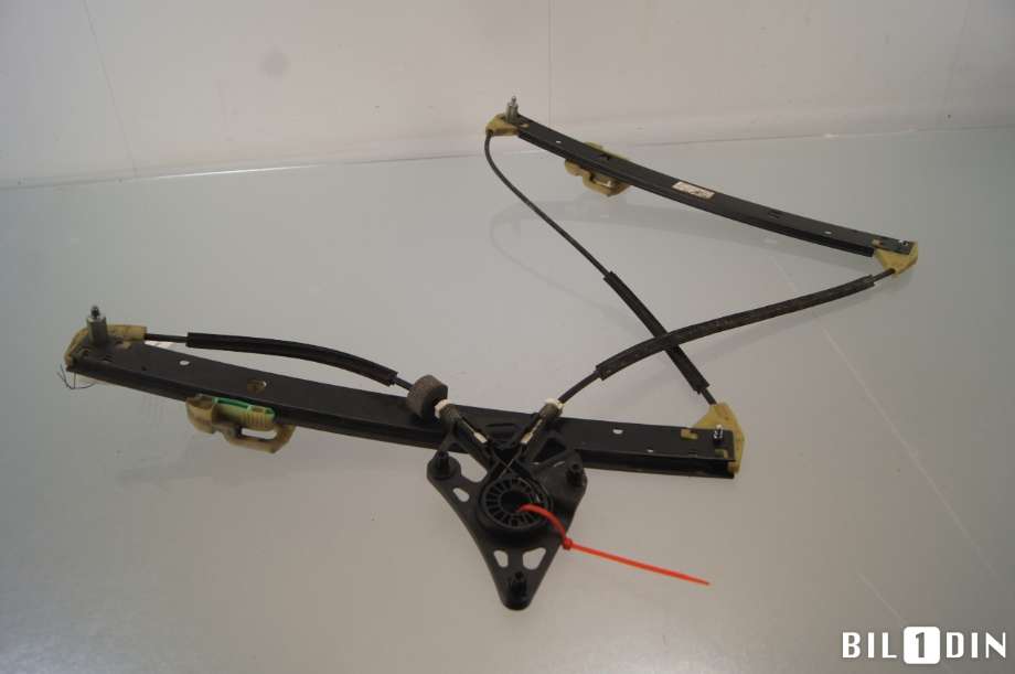 Ruteheis til Audi Q3 2011-2014 (Type I, Fase 1)  (AUDI|8U0837461|)