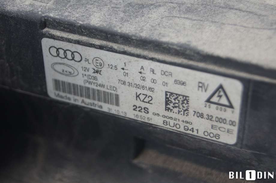 Frontlykt høyre halogen til Audi Q3 2011-2014 (Type I, Fase 1)  (AUDI|8U0941044|)