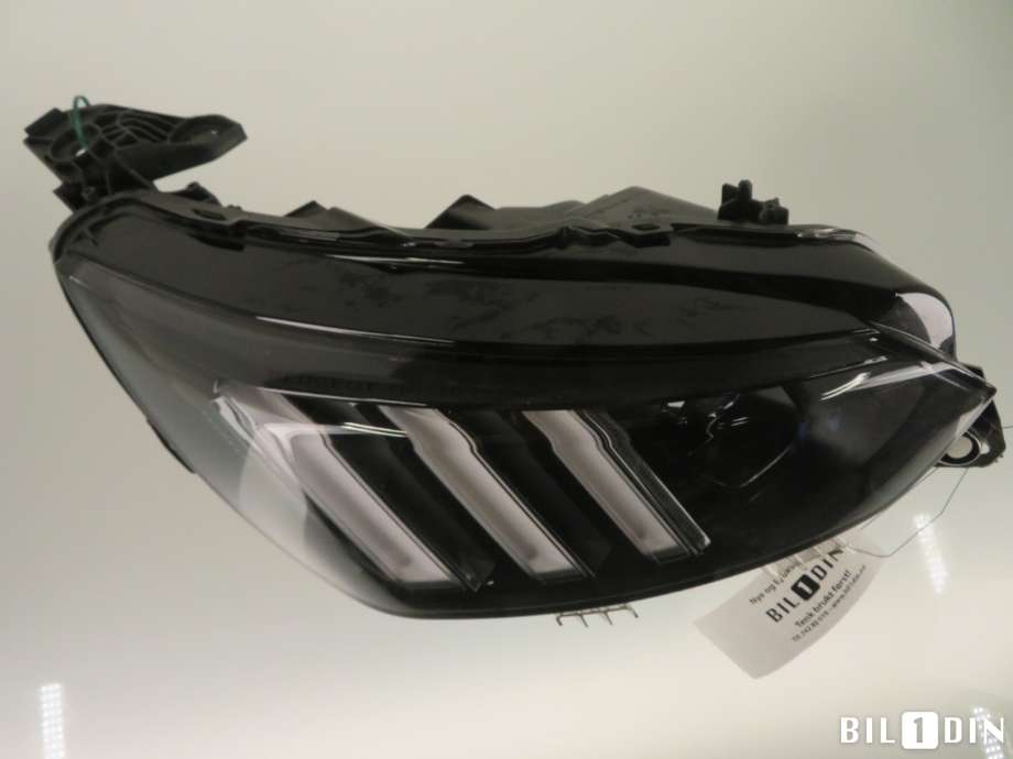 Frontlykt høyre halogen til Peugeot 208 2019-->> (Type II)  (PEUGEOT|1656238980|1674248480|)