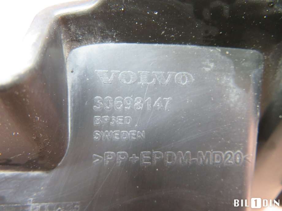 Diverse deler til Volvo XC70 2008-2013 (Type II, Fase 1)  (VOLVO|30698147|)