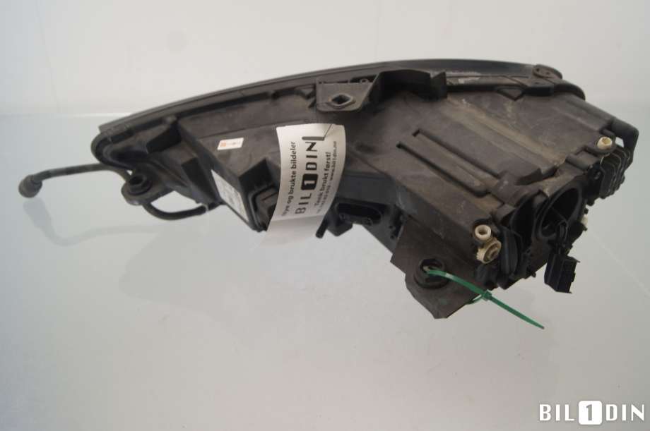 Frontlykt høyre halogen til Audi A3 2012-2016 (Type III, Fase 1)  (AUDI|8V0941774N|8V0941774|)