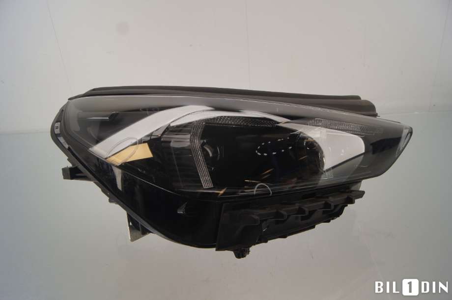 Frontlykt høyre halogen til BMW X1 2022-->> (U11) (U11) (BMW|63115A64438||5A9A236)