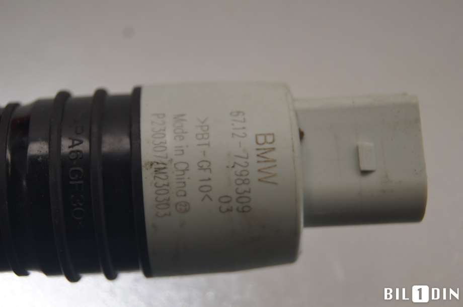 Spylerpumpe foran til BMW i4 2021-->> (G26) (G26) (BMW|67127298309|)