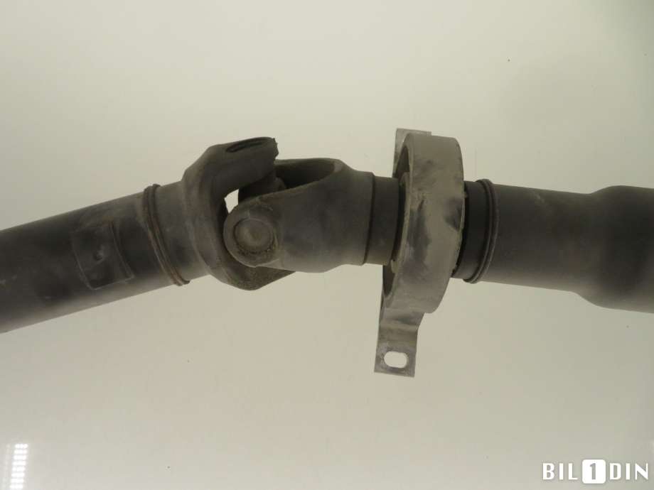 Mellomaksel til BMW 5-Serie 2003-2010 (E60/E61) (E60/E61) (BMW|26107576544|)