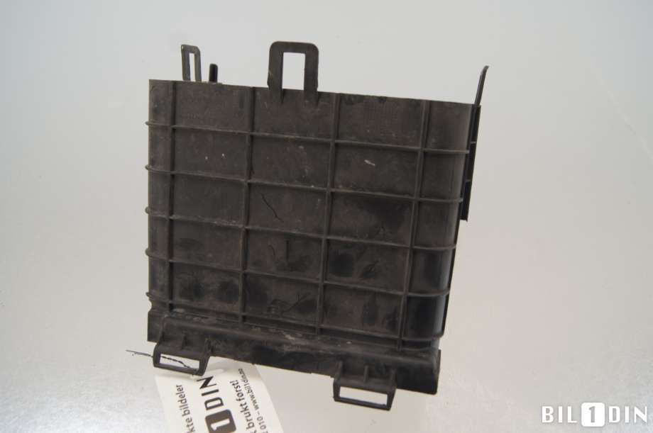 Batterikasse/feste til VW Passat 2011-2015 (B7) (B7) (VOLKSWAGEN|3C0915336A|)