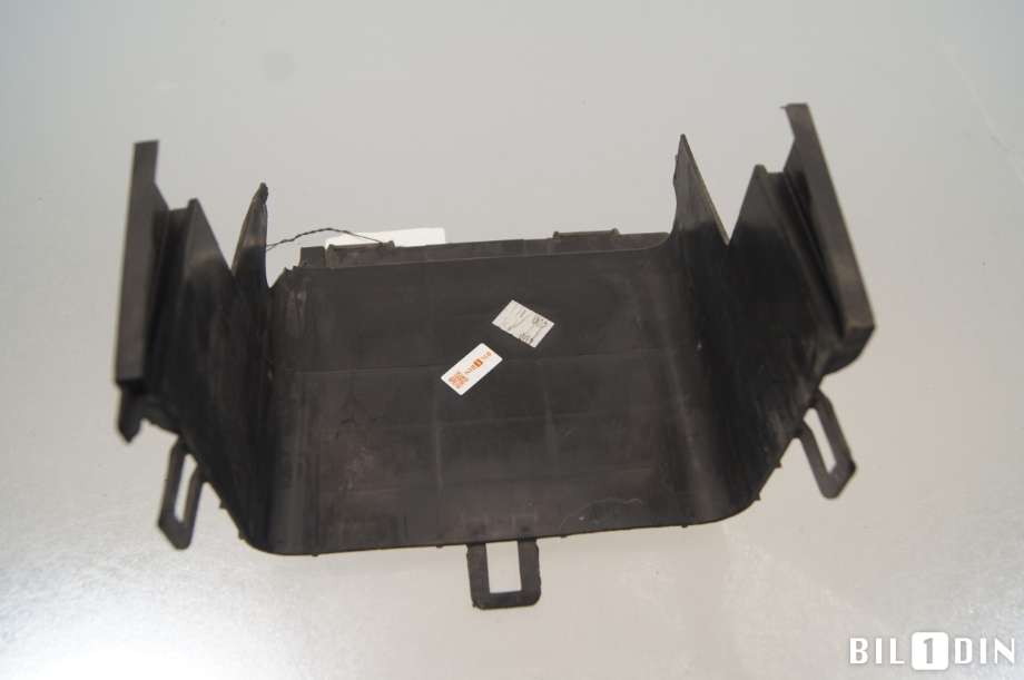 Batterikasse/feste til VW Passat 2011-2015 (B7) (B7) (VOLKSWAGEN|3C0915336A|)