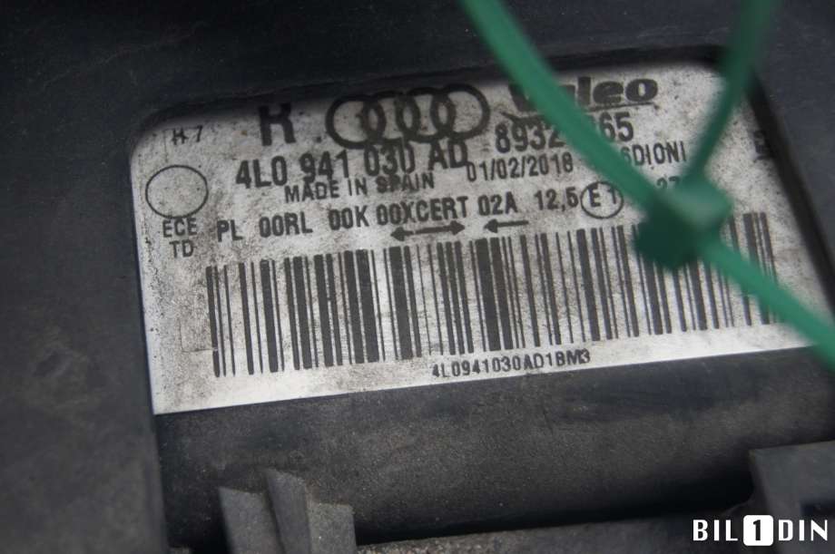 Frontlykt høyre halogen til Audi Q7 2010-2015 (Type I, Fase 2) (AUDI|4L0941030AD|)