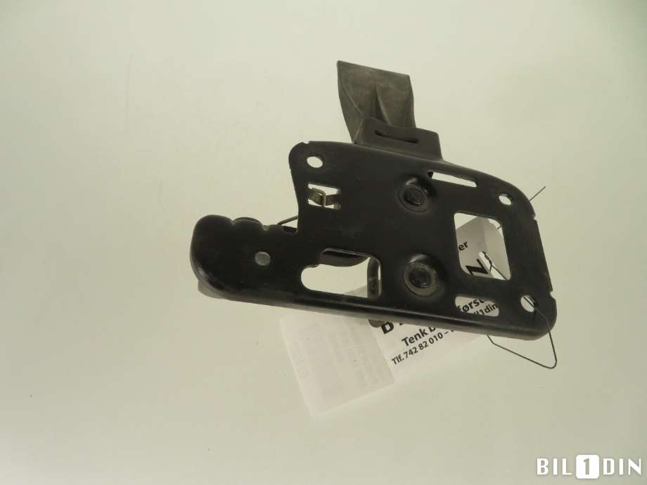 Diverse deler til Audi A4 2007-2014 (Type IV) (B8) (B8) (AUDI|8T0823480|)