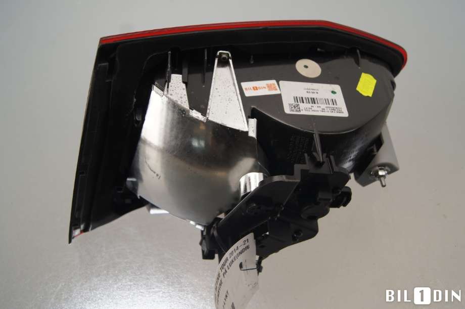 Baklykt venstre indre til BMW 2-Serie 2014-2021 (F22/F23) (F22/F23) (BMW|63217311041|)